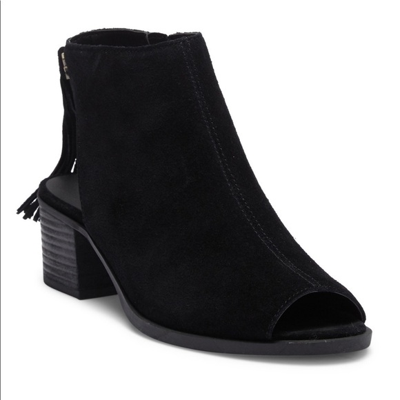 Koolaburra by Ugg Lens Tassle Black Suede Bootie - Picture 1 of 9